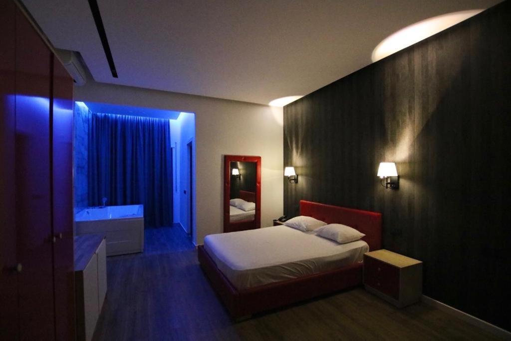 Bërxull Aurelis Hotel מראה חיצוני תמונה