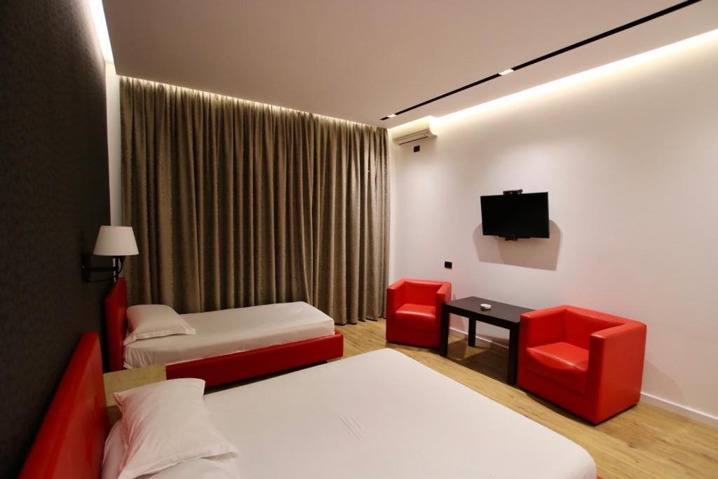 Bërxull Aurelis Hotel מראה חיצוני תמונה